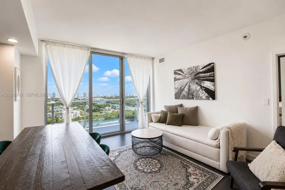 16385 Biscayne Blvd #1920 North Miami Beach, FL 33160