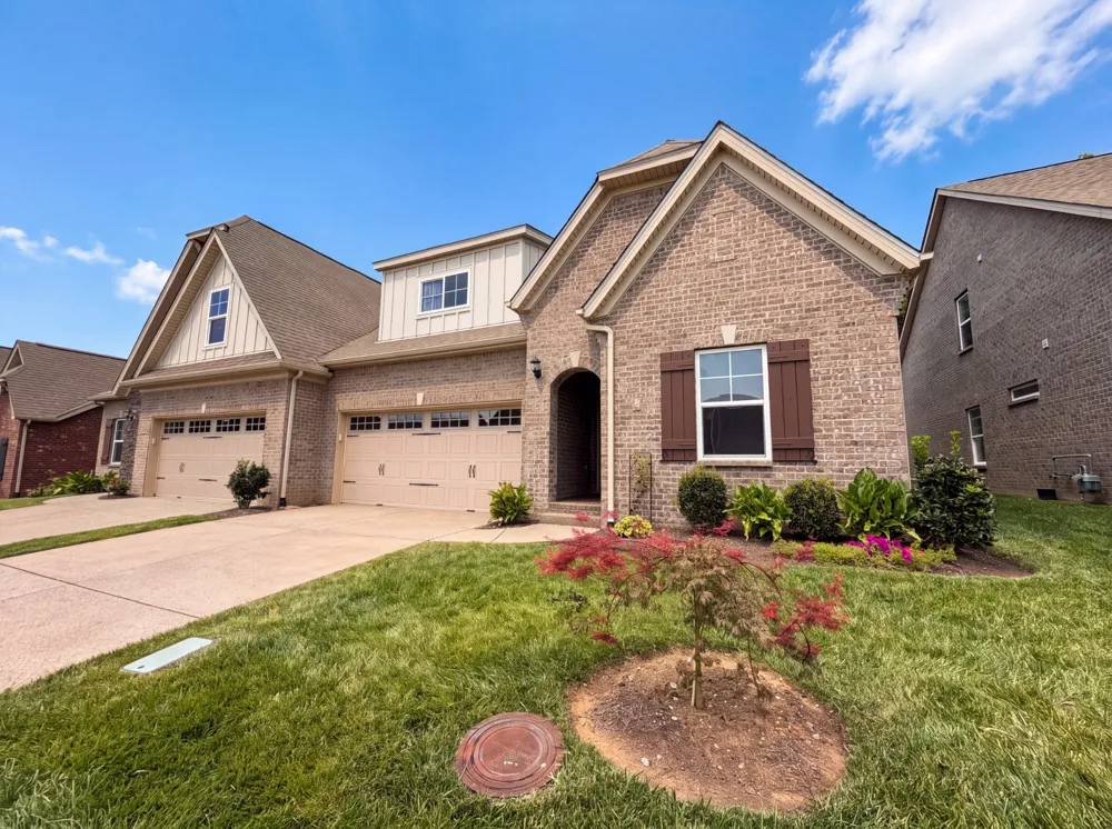 914 Meadowcrest Way Lebanon, TN 37090