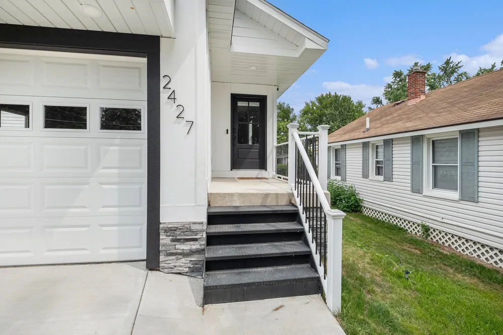 2048 Wyoming Avenue SW Wyoming City, MI 49519