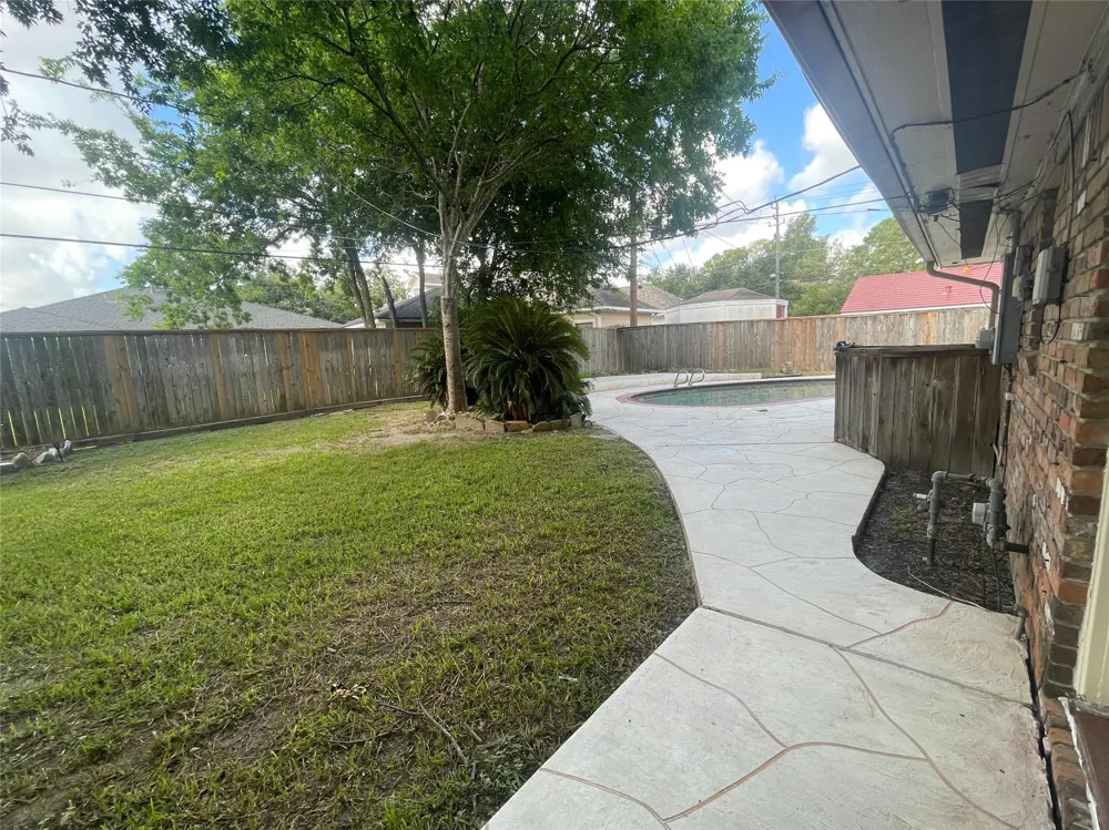 9655 Meadowcroft Drive Houston, TX 77063