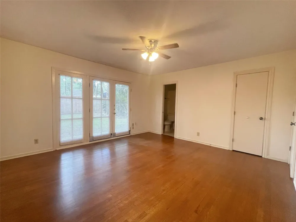 9655 Meadowcroft Drive Houston, TX 77063