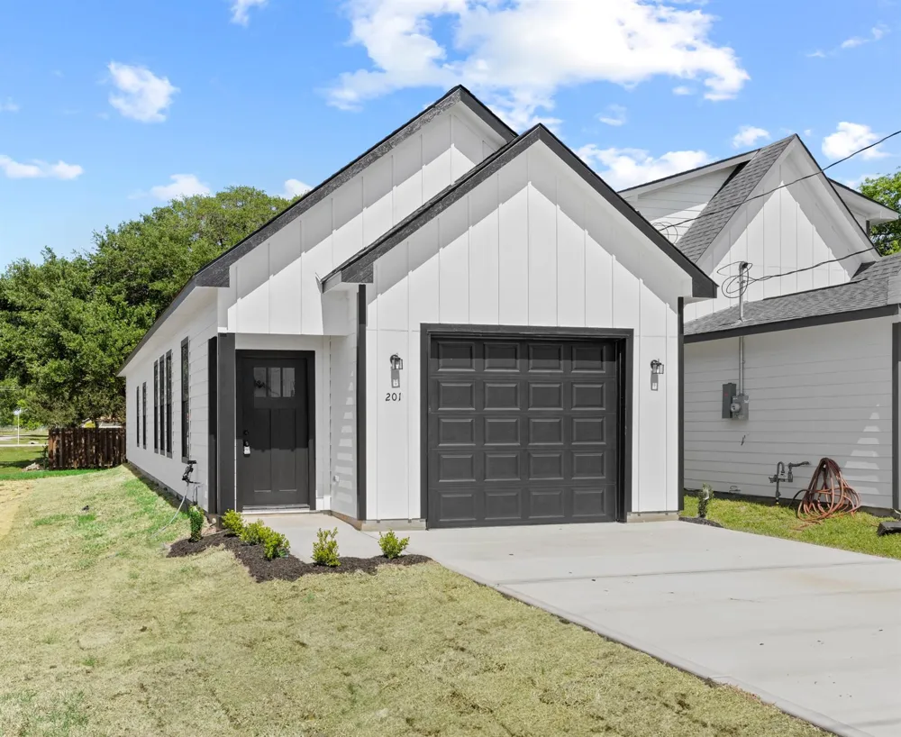 201 S 2nd Street Beasley, TX 77417