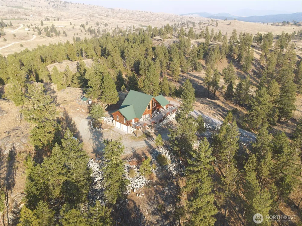 20 Homestead Spur Oroville, WA 98844