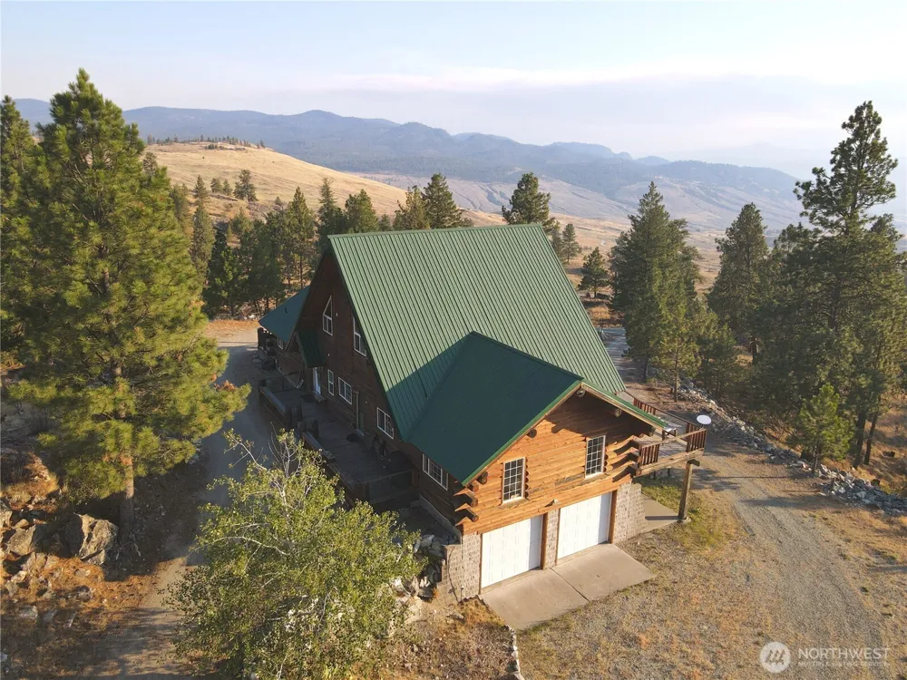 20 Homestead Spur Oroville, WA 98844