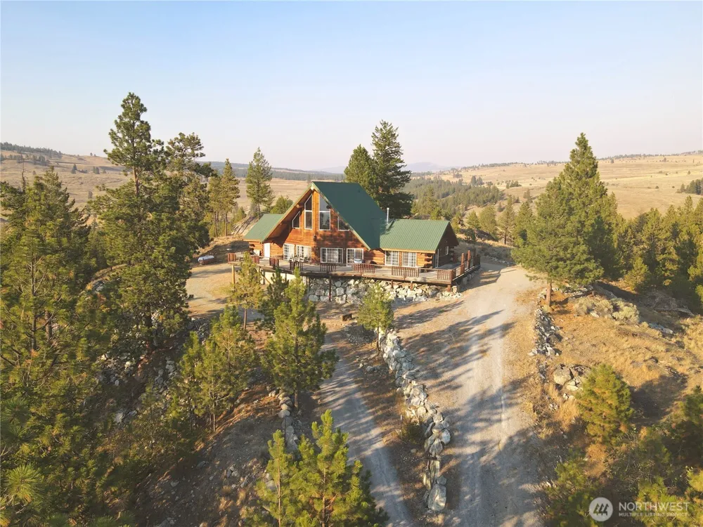20 Homestead Spur Oroville, WA 98844