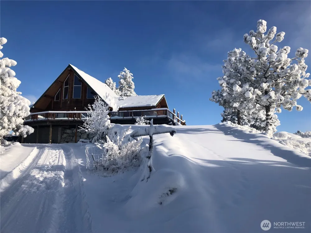 20 Homestead Spur Oroville, WA 98844