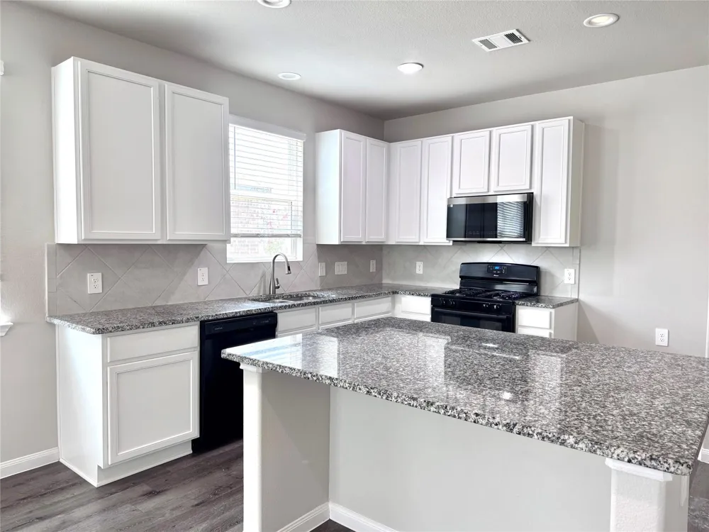 303 Black Bear Drive Huntsville, TX 77320
