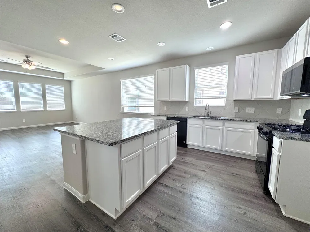 303 Black Bear Drive Huntsville, TX 77320