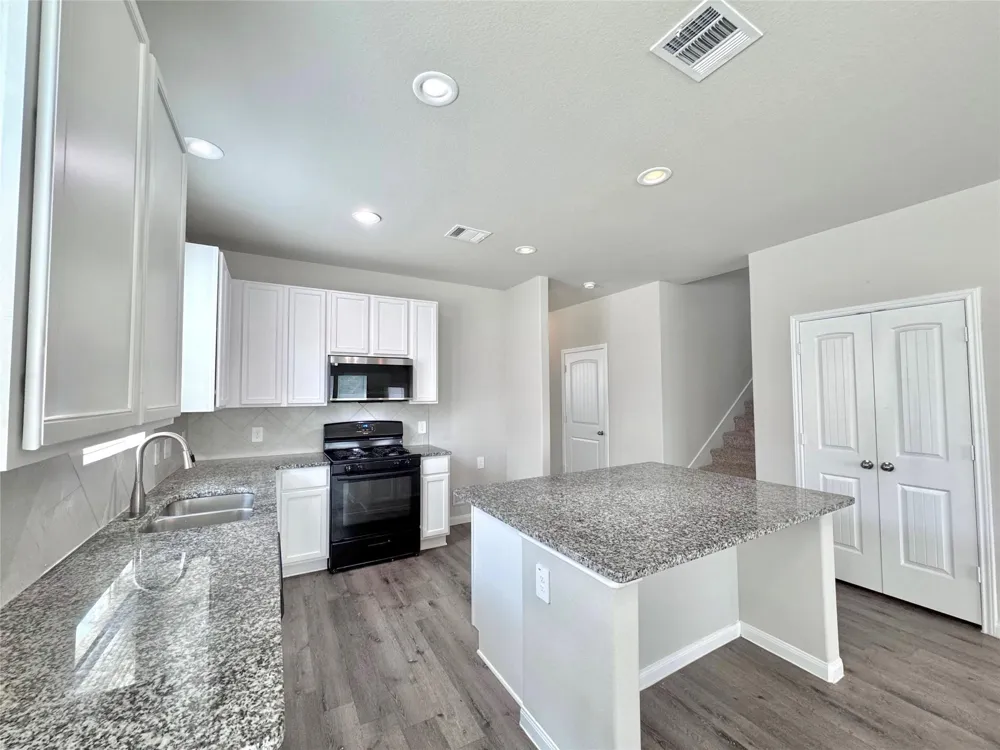 303 Black Bear Drive Huntsville, TX 77320