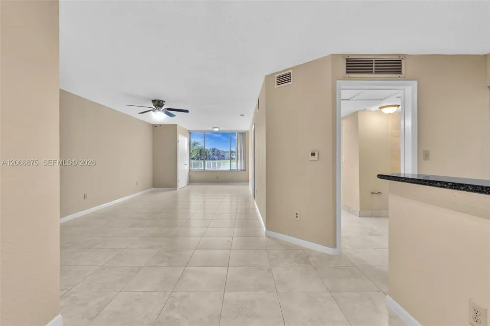 2880 Oakland Forest Dr #110 Oakland Park, FL 33309