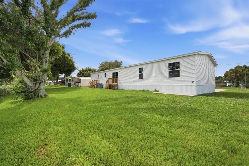 2130 SE 25TH DRIVE Okeechobee, FL 34974