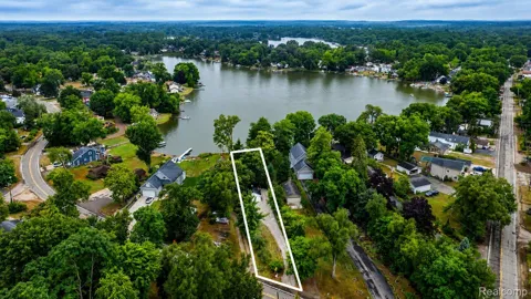9322 Cedar Island Road