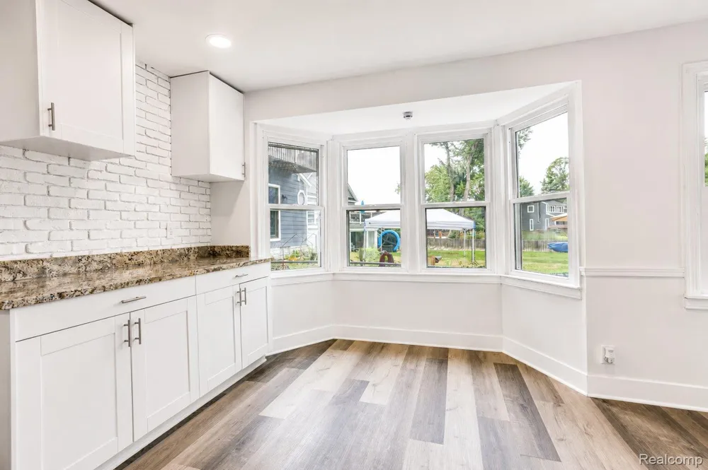 9322 Cedar Island Road White Lake Charter Township, MI 48386