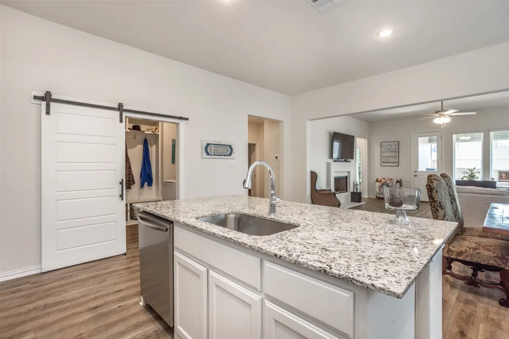 3520 Austin Street Gainesville, TX 76240