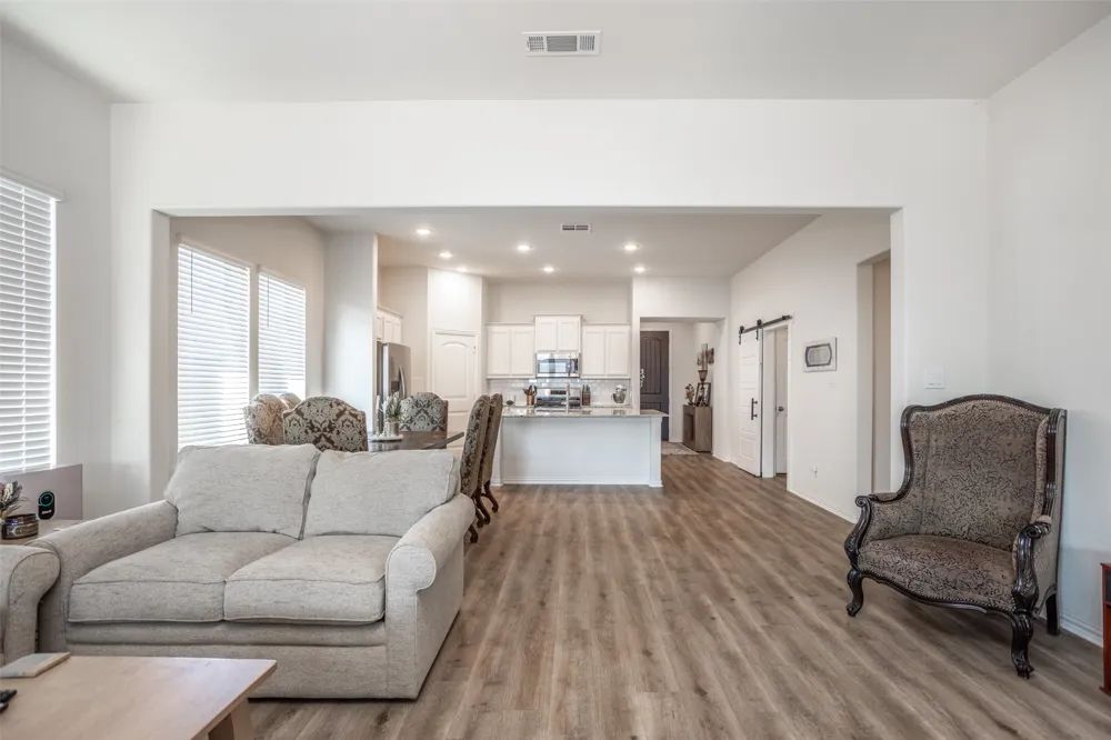 3520 Austin Street Gainesville, TX 76240