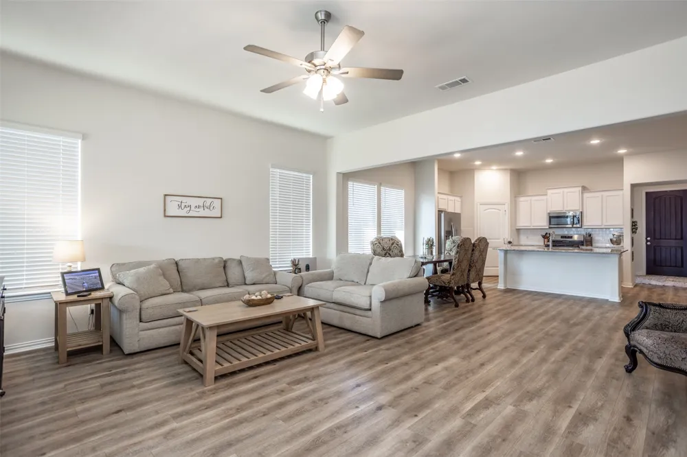 3520 Austin Street Gainesville, TX 76240