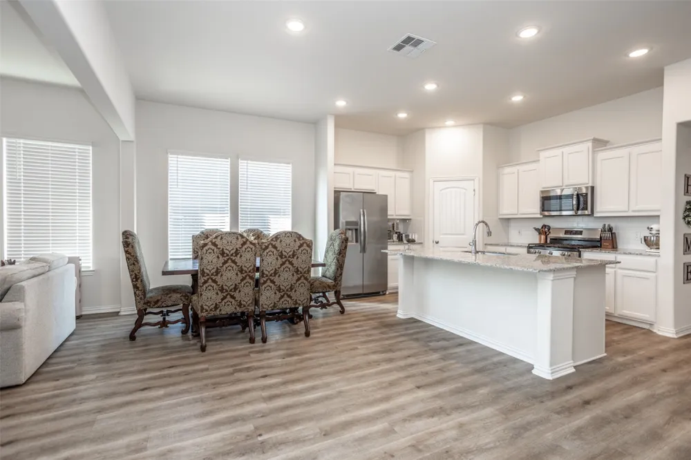 3520 Austin Street Gainesville, TX 76240
