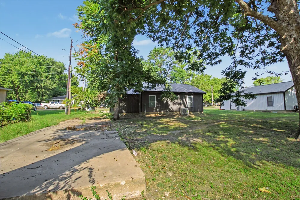 1415 S Locust Avenue Westville, OK 74965