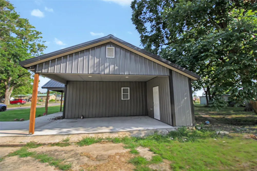 1415 S Locust Avenue Westville, OK 74965