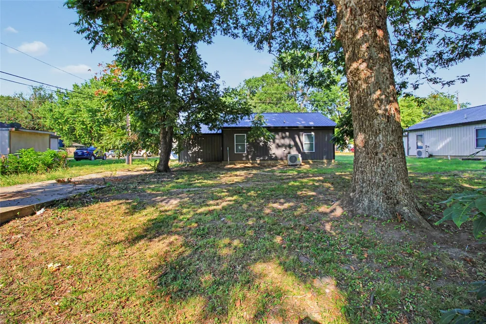 1415 S Locust Avenue Westville, OK 74965