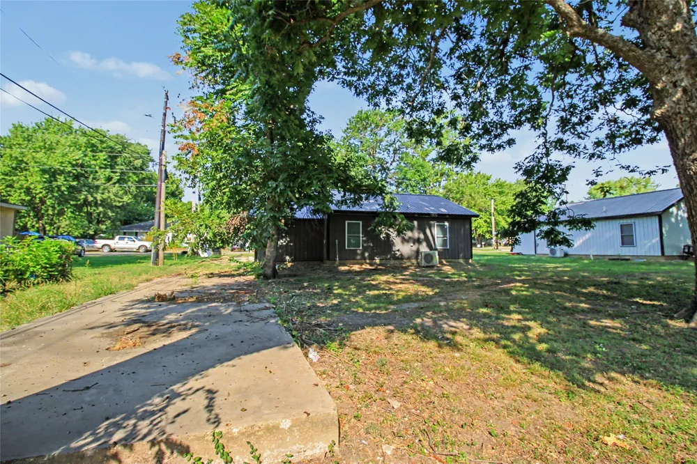 1415 S Locust Avenue Westville, OK 74965
