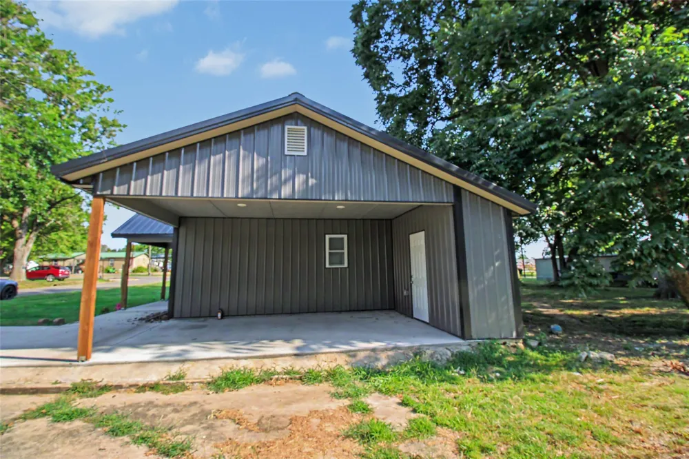 1415 S Locust Avenue Westville, OK 74965