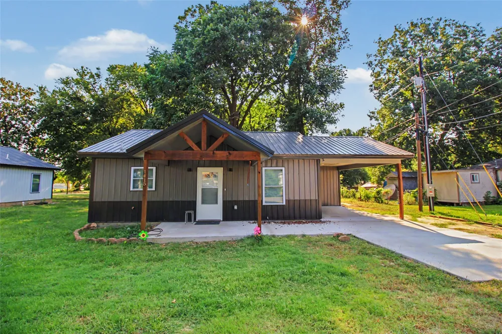 1415 S Locust Avenue Westville, OK 74965