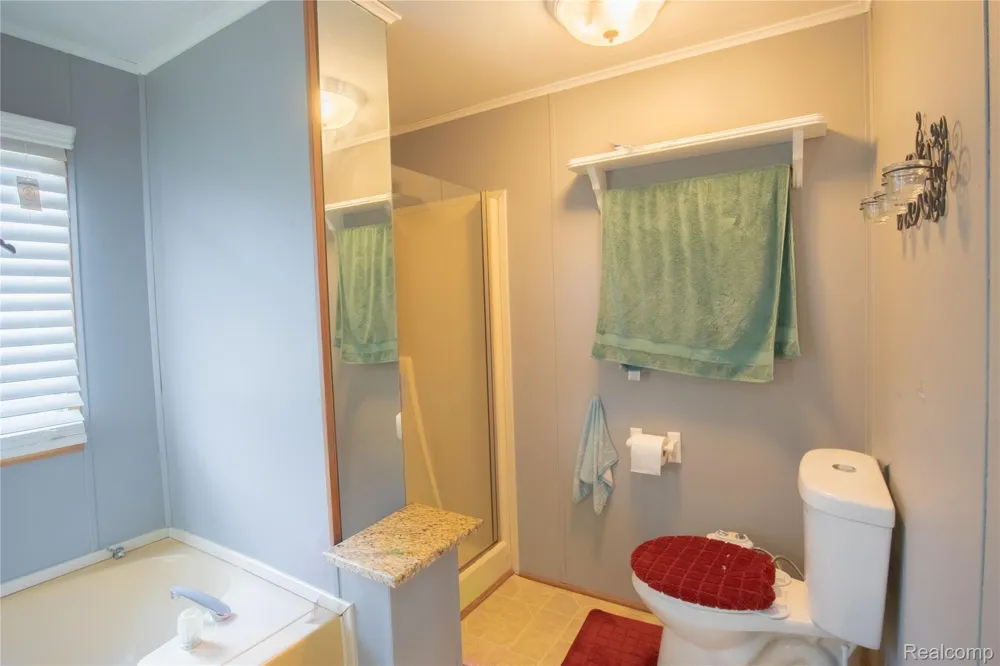 48584 Lakeview Circle Shelby Charter Township, MI 48317