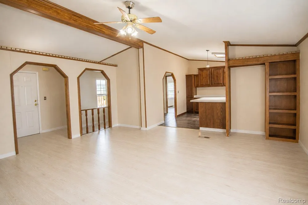 48584 Lakeview Circle Shelby Charter Township, MI 48317