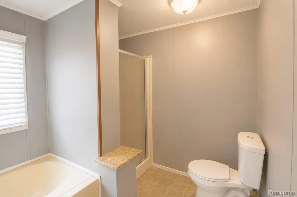 48584 Lakeview Circle Shelby Charter Township, MI 48317