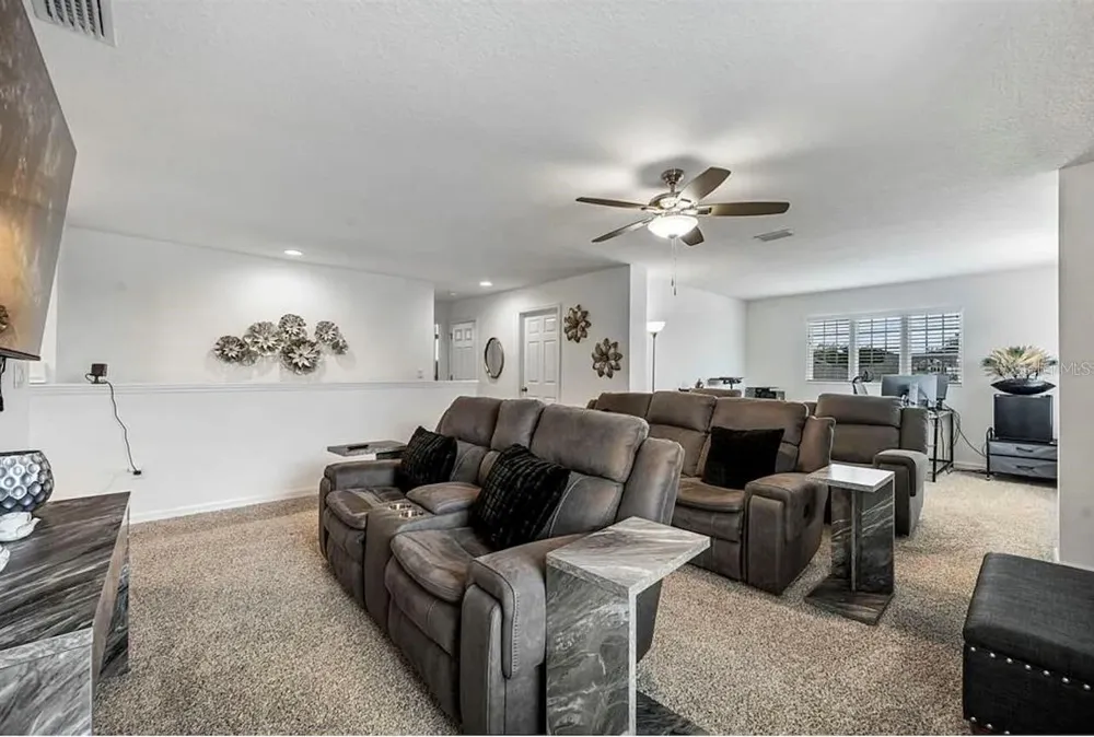 535 DARSHIRE AVENUE Eustis, FL 32736