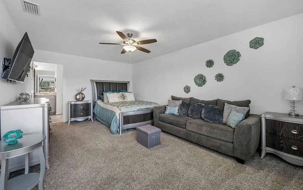 535 DARSHIRE AVENUE Eustis, FL 32736
