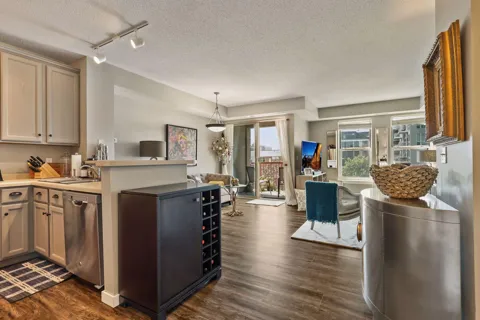 660 2nd Street #410