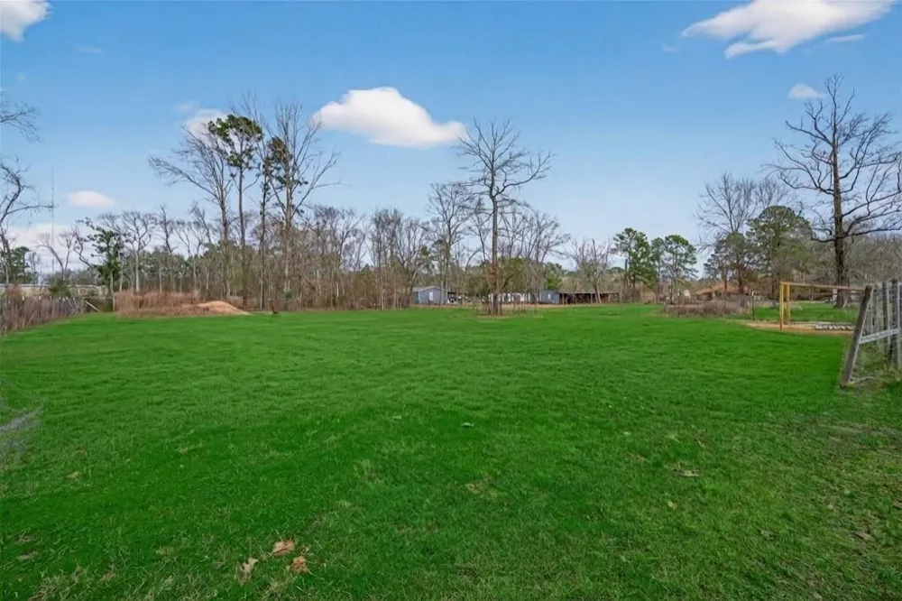 15933 W Relza Drive Splendora, TX 77372