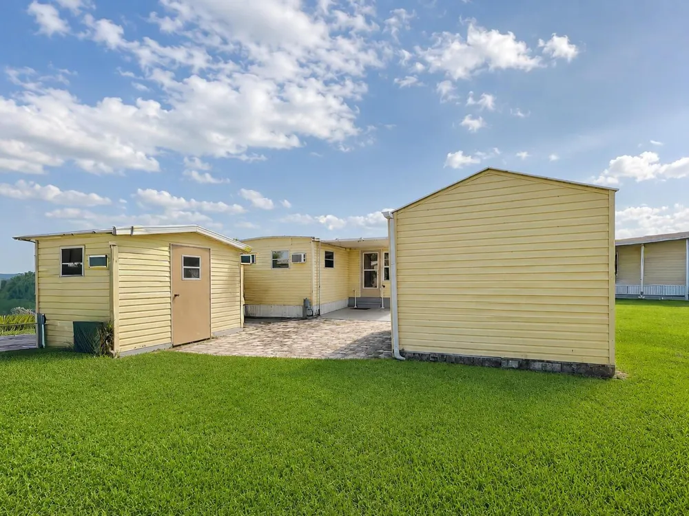 1601 US HIGHWAY 441 SE #61 Okeechobee, FL 34974