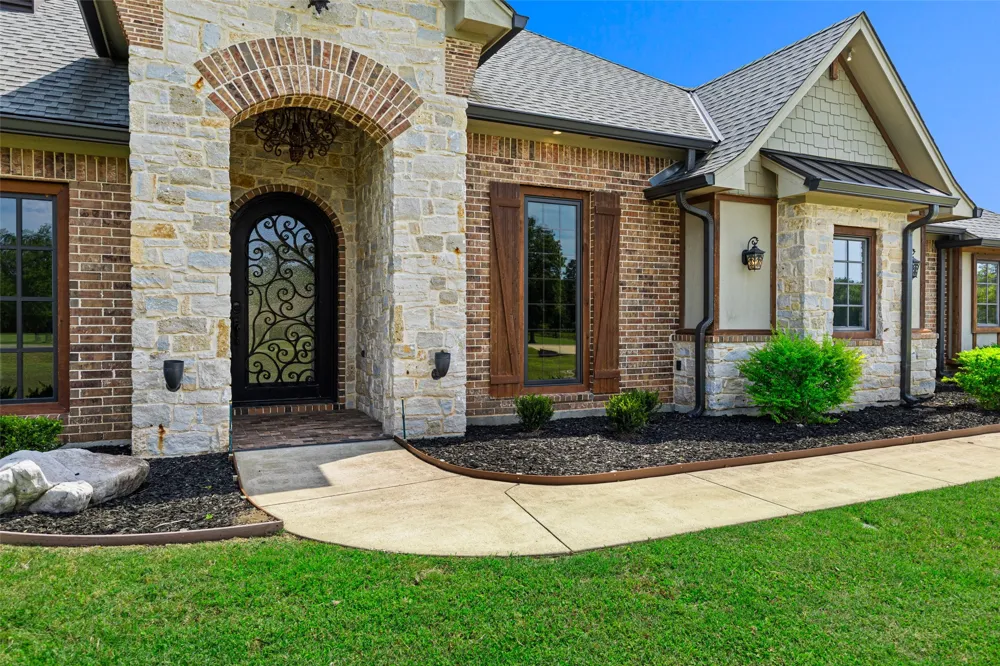 145 Deerfield Road Longview, TX 75605