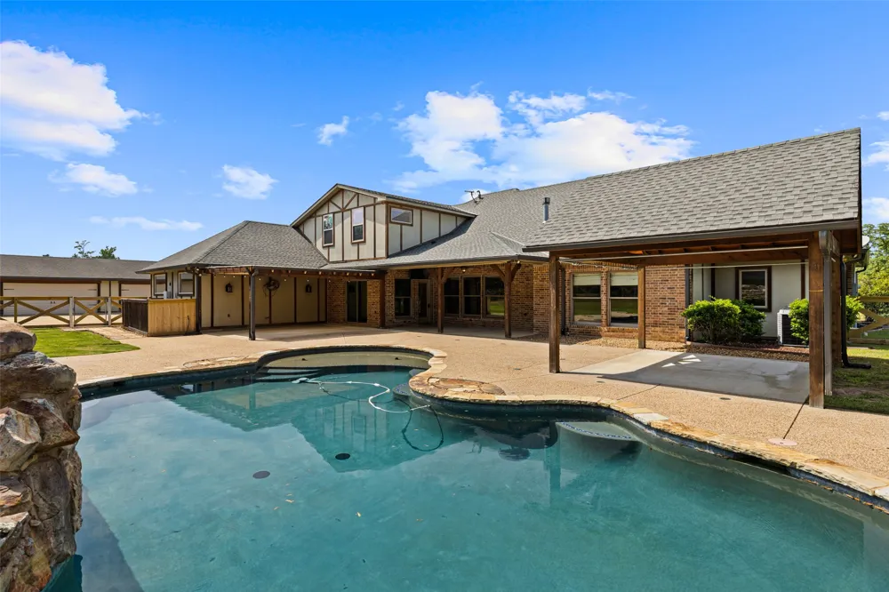 145 Deerfield Road Longview, TX 75605