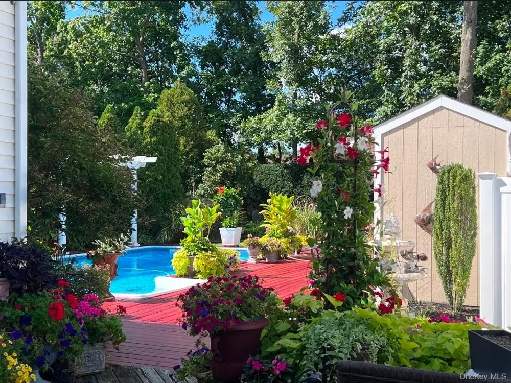83 Village Line Road Babylon, NY 11702