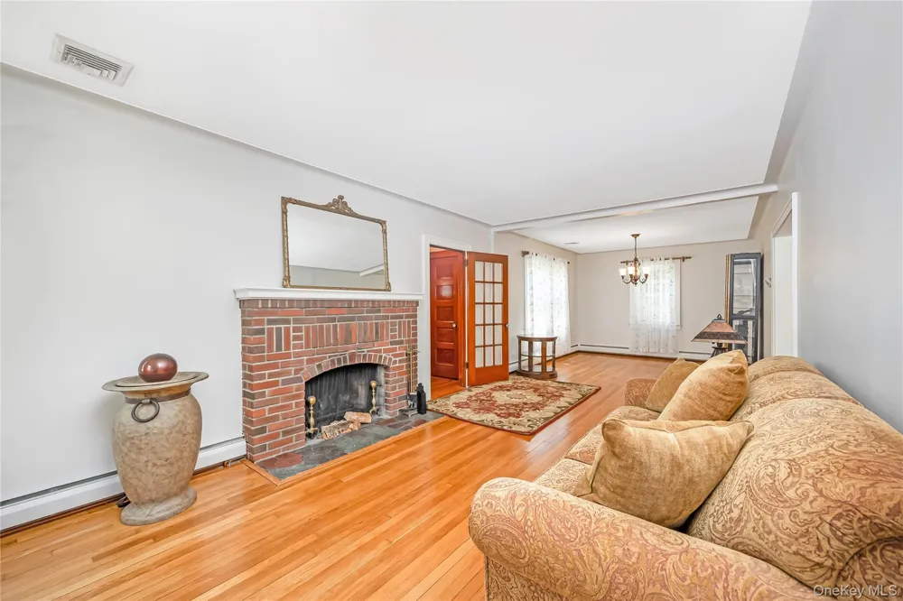 83 Village Line Road Babylon, NY 11702