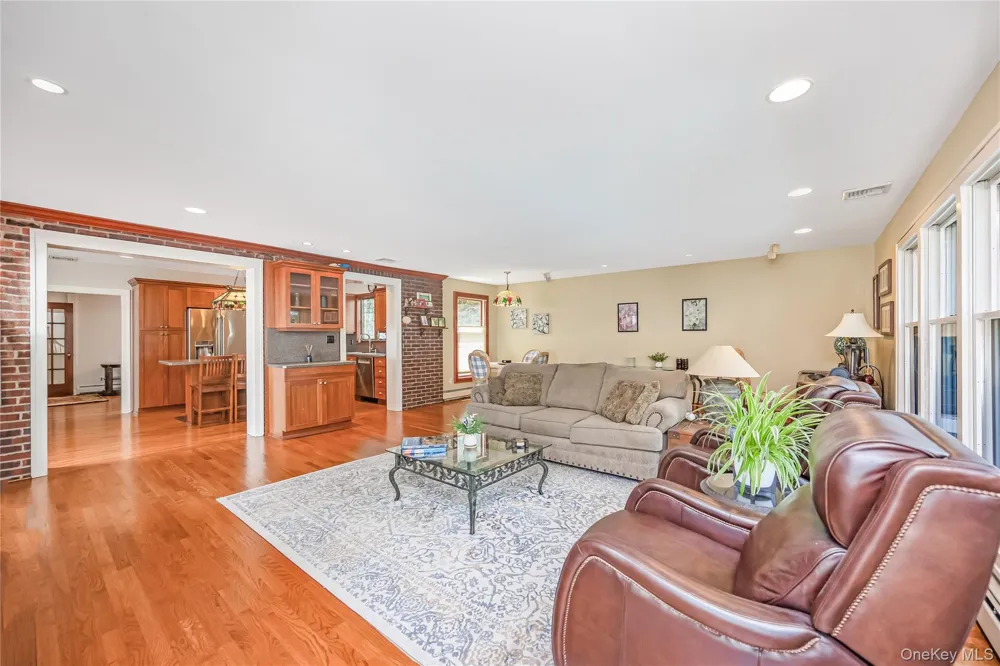83 Village Line Road Babylon, NY 11702
