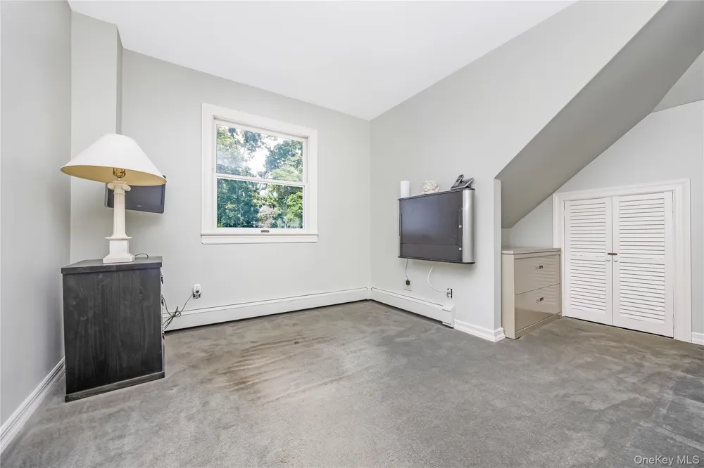 83 Village Line Road Babylon, NY 11702