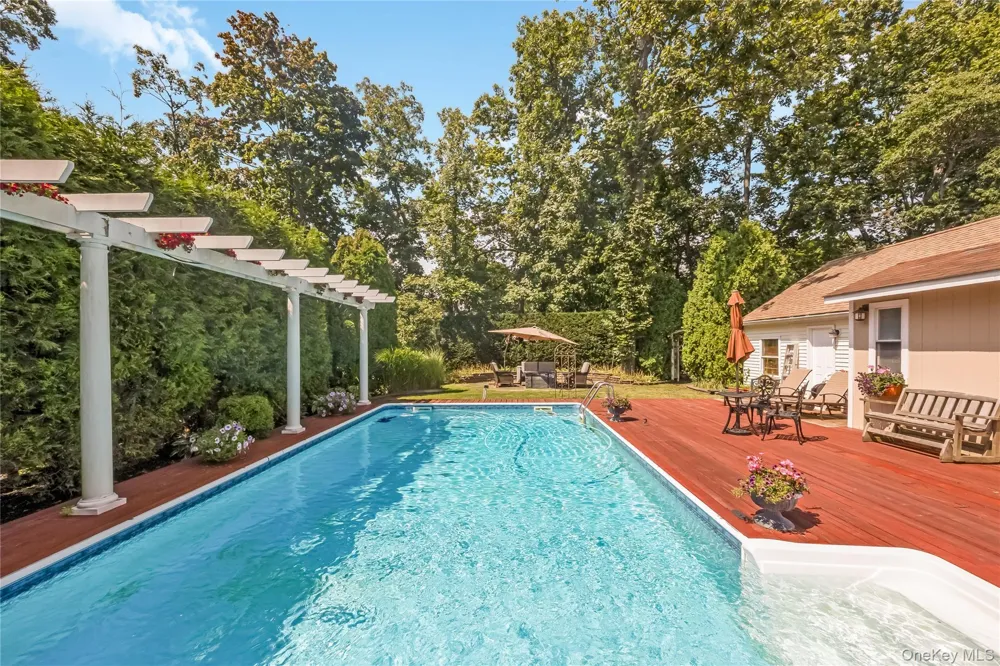 83 Village Line Road Babylon, NY 11702
