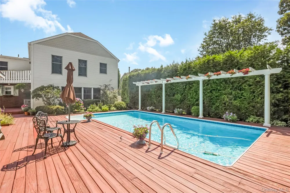 83 Village Line Road Babylon, NY 11702