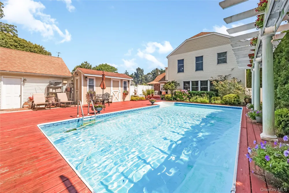 83 Village Line Road Babylon, NY 11702