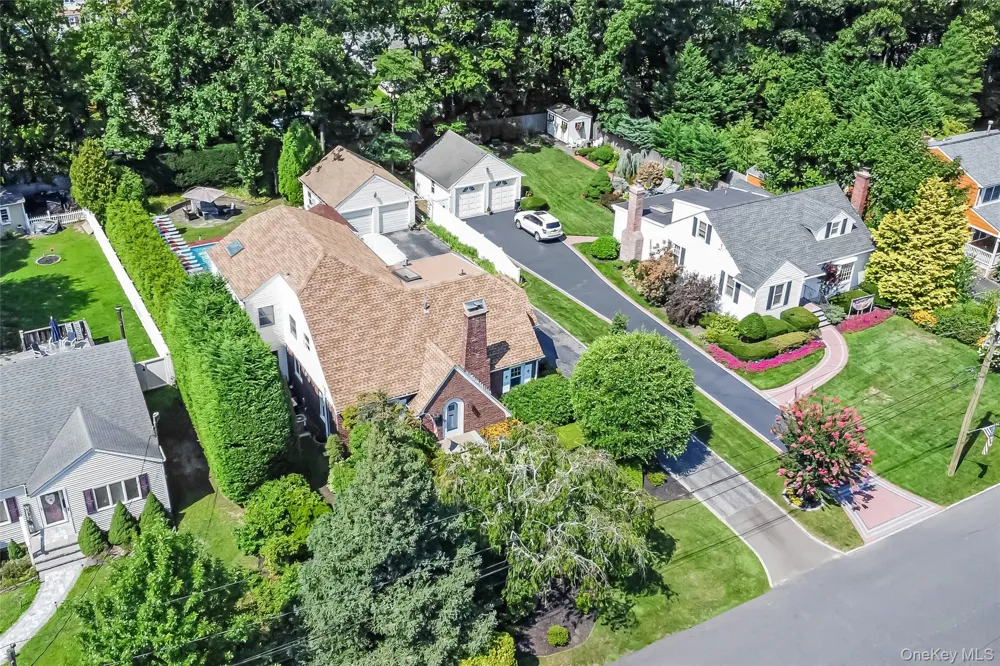 83 Village Line Road Babylon, NY 11702