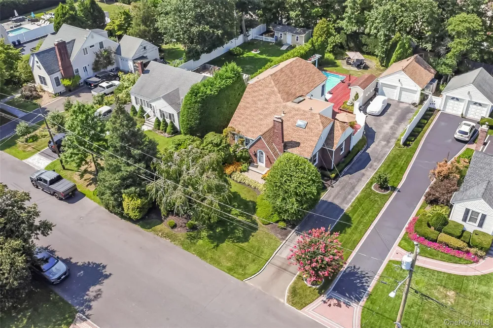 83 Village Line Road Babylon, NY 11702
