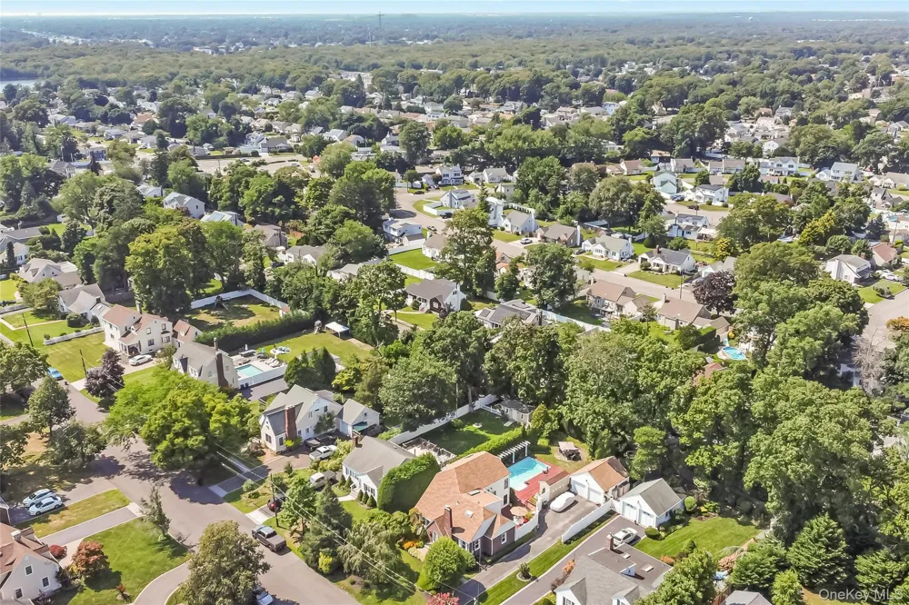 83 Village Line Road Babylon, NY 11702