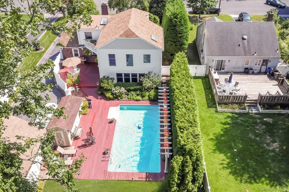 83 Village Line Road Babylon, NY 11702