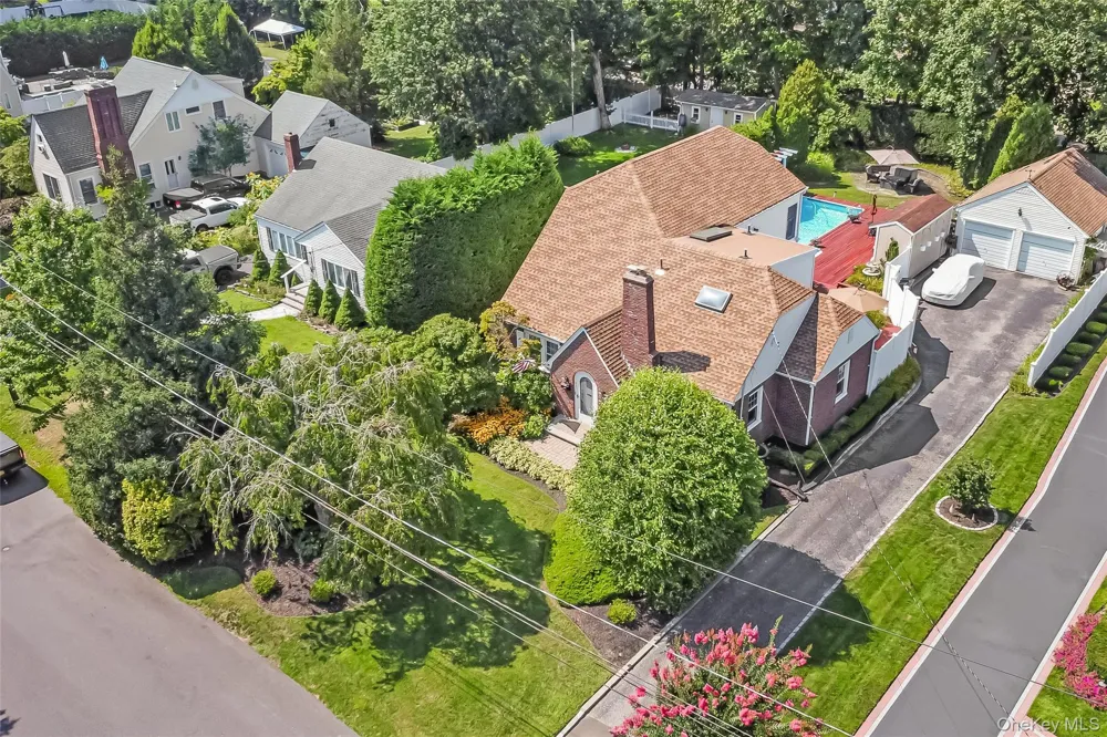 83 Village Line Road Babylon, NY 11702