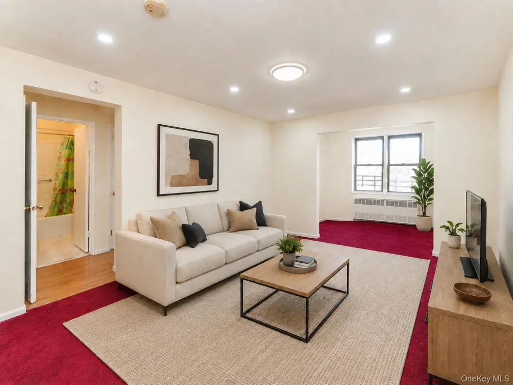 87-70 173rd St #7h Jamaica, NY 11432